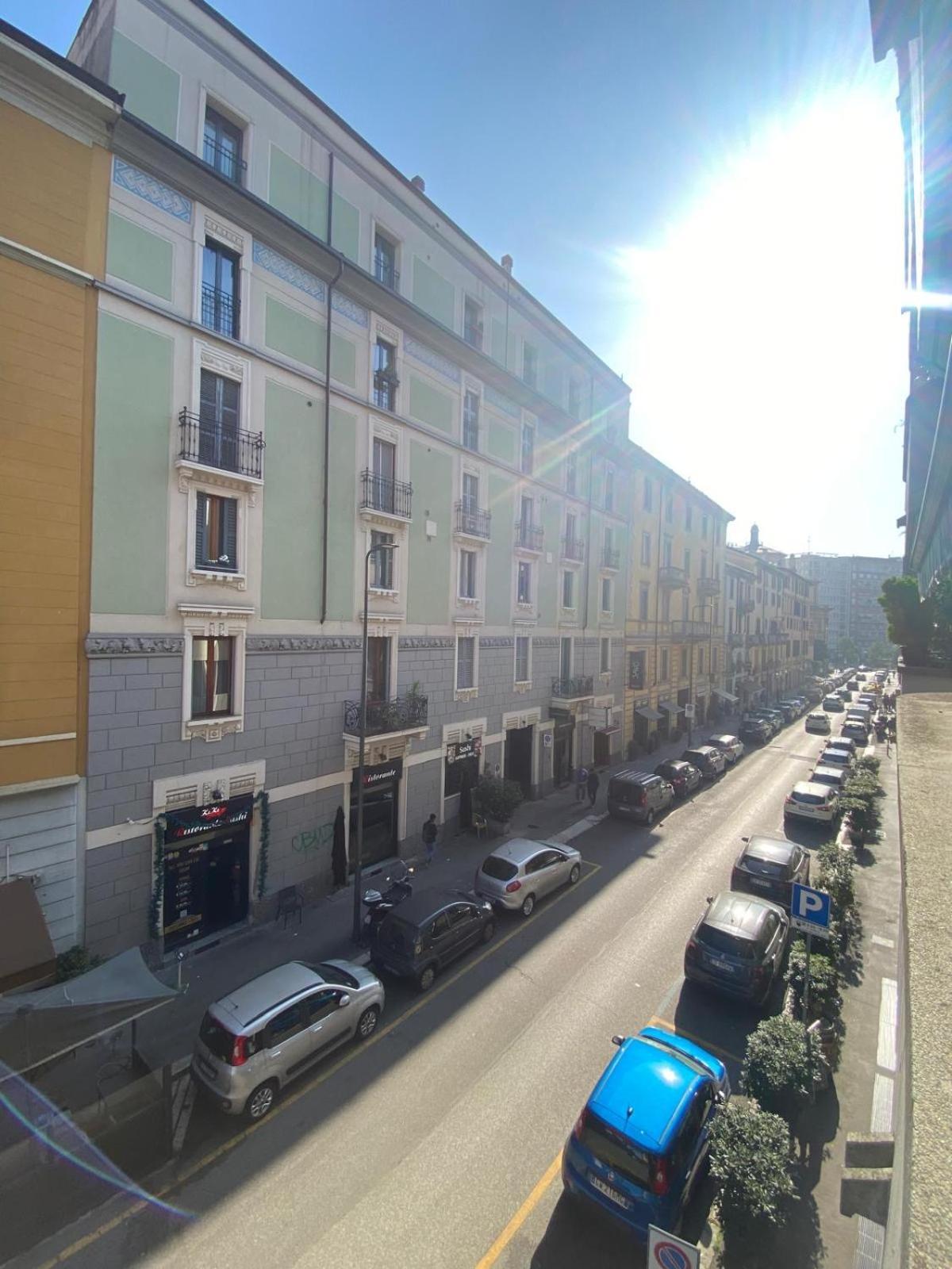Lux Fara, Milan